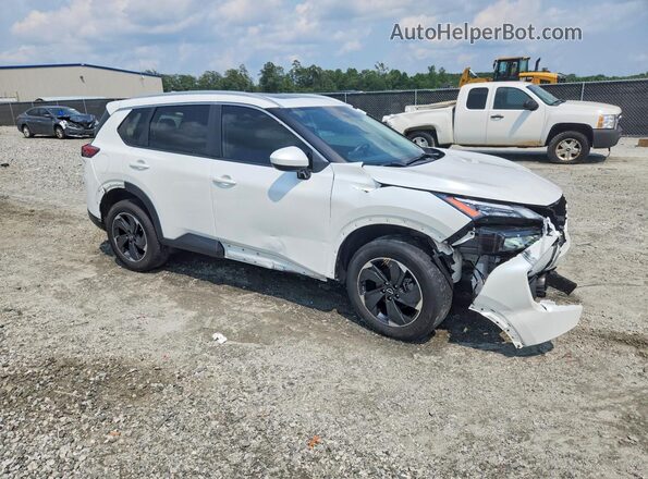 JN8BT3BA0RW357104 2024 NISSAN ROGUE Белый Передняя правая четверть