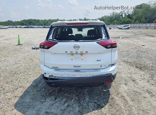 JN8BT3BA0RW357104 2024 NISSAN ROGUE Белый Вид сзади