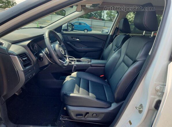 JN8BT3BA0RW357104 2024 NISSAN ROGUE Белый Вид салона спереди