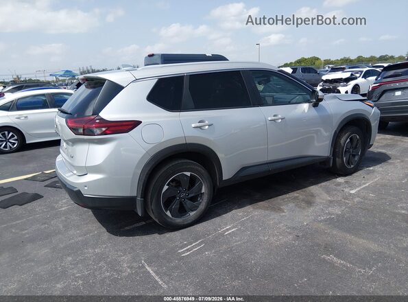 JN8BT3BA1RW351165 2024 NISSAN ROGUE Серебряный Задняя правая четверть