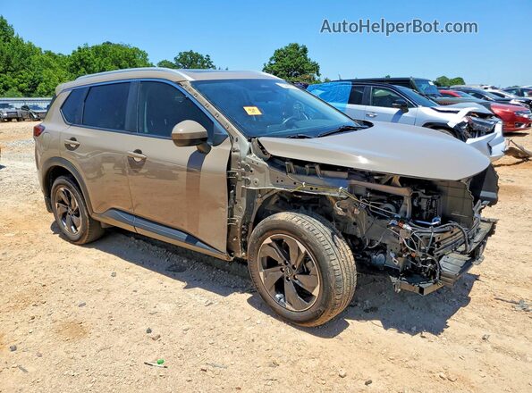 JN8BT3BA2RW352986 2024 NISSAN ROGUE Коричневый Передняя правая четверть