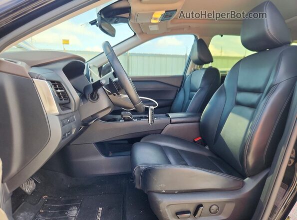 JN8BT3BA3PW008189 2023 NISSAN ROGUE Черный Вид салона спереди