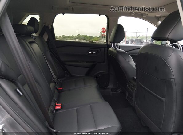 JN8BT3BA3SW007469 2025 NISSAN ROGUE Gray Widok naklejki z numerem VIN