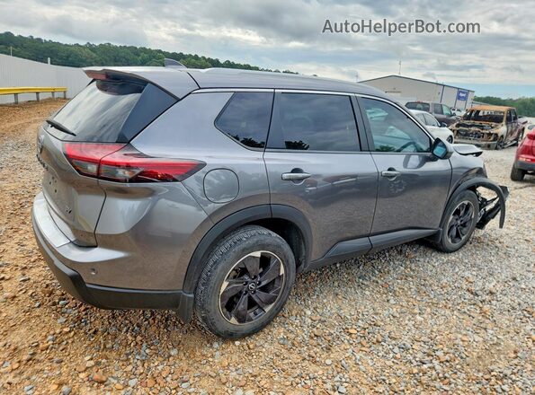 JN8BT3BA4RW005112 2024 NISSAN ROGUE Gray Trasero derecho