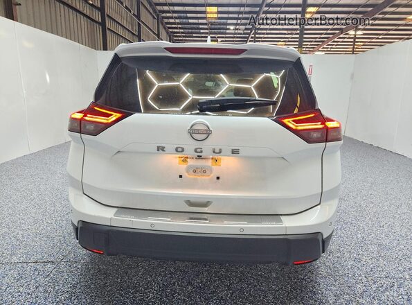 JN8BT3BA4SW005956 2025 NISSAN ROGUE White Vista trasera