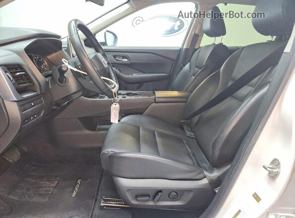 JN8BT3BA4SW005956 2025 NISSAN ROGUE White Vista interior delantera