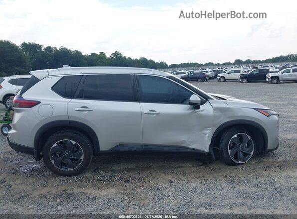 JN8BT3BA6RW002941 2024 NISSAN ROGUE Silver Вид задньої частини салону