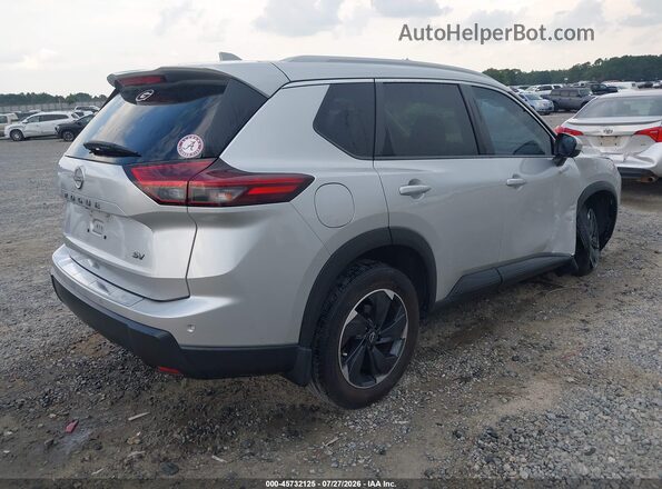 JN8BT3BA6RW002941 2024 NISSAN ROGUE Silver Задня права чверть