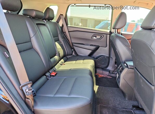 JN8BT3BA7SW011086 2025 NISSAN ROGUE Black Rear seats view