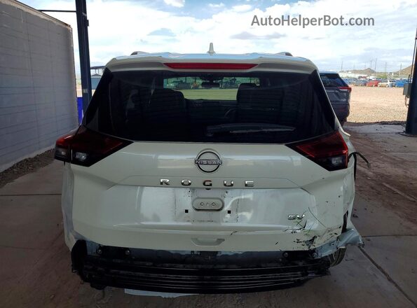 JN8BT3BA8PW418079 2023 NISSAN ROGUE White უკანა ხედი