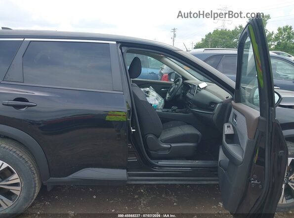 JN8BT3BA9PW434209 2023 NISSAN ROGUE Черный Вид салона спереди