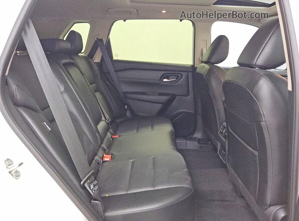JN8BT3BA9SW011834 2025 NISSAN ROGUE White Vista interior trasera