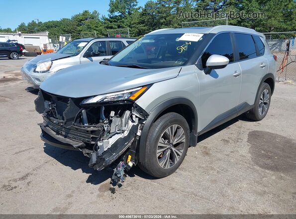 JN8BT3BB4PW494746 2023 NISSAN ROGUE SV AWD Silver Przód lewy