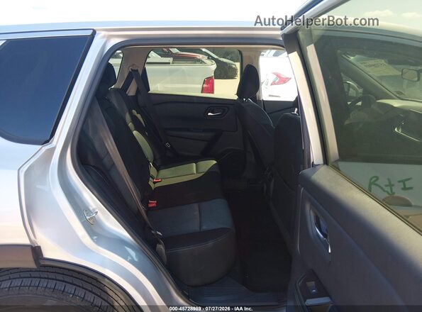 JN8BT3BB4SW160824 2025 NISSAN ROGUE Silver VIN կոդի պիտակի տեսք