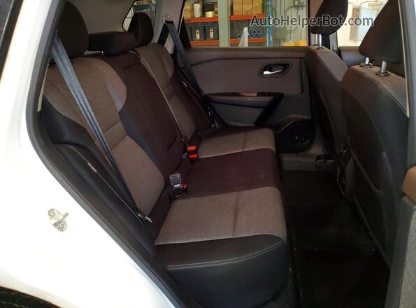 JN8BT3BB5PW462002 2023 NISSAN ROGUE White Вид задньої частини салону