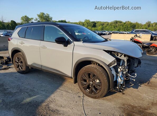 JN8BT3BB8PW215346 2023 NISSAN ROGUE Серый Передняя правая четверть