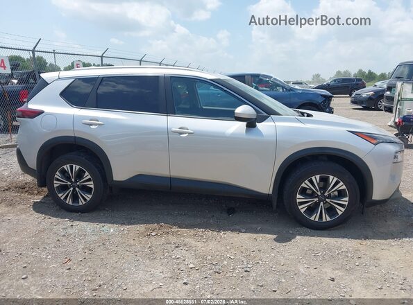 JN8BT3BBXPW494766 2023 NISSAN ROGUE Серебряный Вид задней части салона
