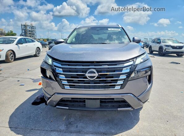 JN8BT3CA1SW000471 2025 NISSAN ROGUE Серебряный Вид спереди