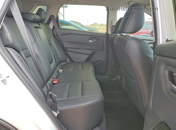 JN8BT3CA2SW002049 2025 NISSAN ROGUE White Rear interior view