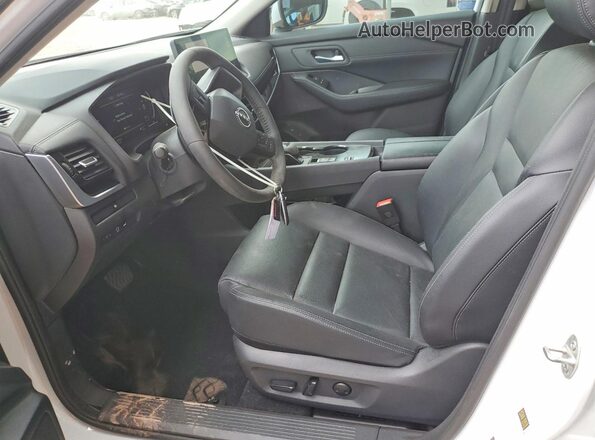 JN8BT3CA2SW002049 2025 NISSAN ROGUE White Front interior view