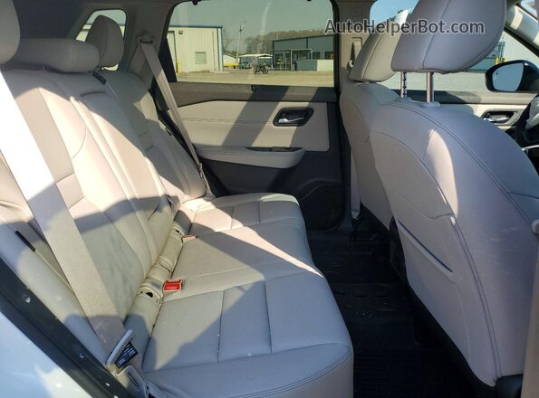 JN8BT3CA3SW344478 2025 NISSAN ROGUE White Widok wnętrza z tyłu