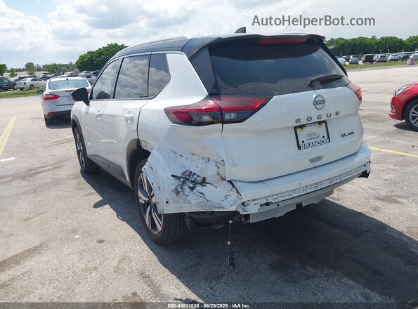 JN8BT3CB1RW449524 2024 NISSAN ROGUE White Widok z przodu