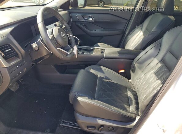 JN8BT3DC1RW381488 2024 NISSAN ROGUE White Front interior view
