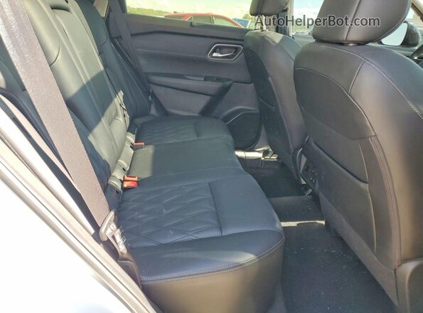 JN8BT3DC1RW381488 2024 NISSAN ROGUE White Rear interior view