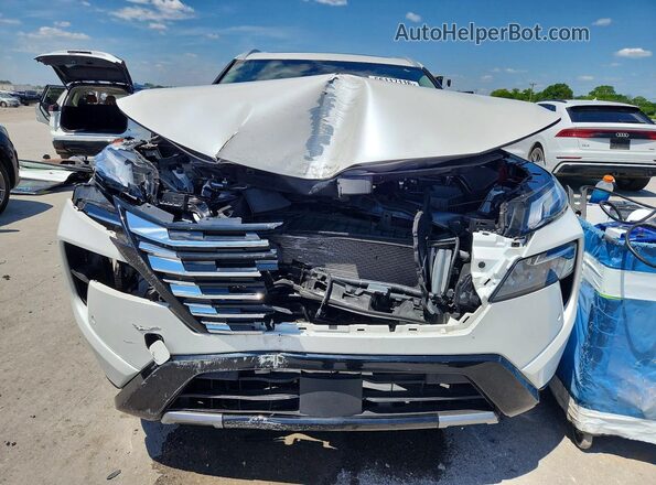 JN8BT3DC2RW381936 2024 NISSAN ROGUE White Вид спереду
