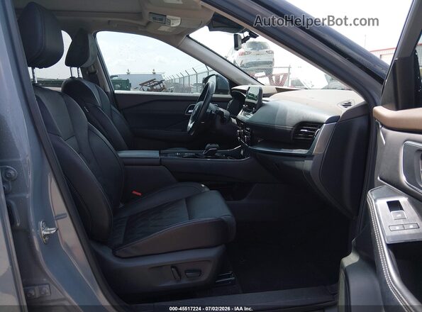 JN8BT3DC6PW101593 2023 NISSAN ROGUE Gray წინა სალონის ხედი