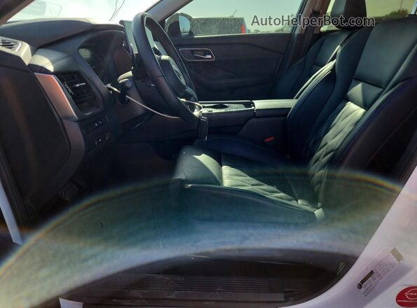 JN8BT3DCXRW380341 2024 NISSAN ROGUE White Front interior view