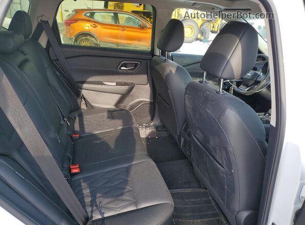JN8BT3DD2SW303512 2025 NISSAN ROGUE White Հետևի նստատեղերի տեսք