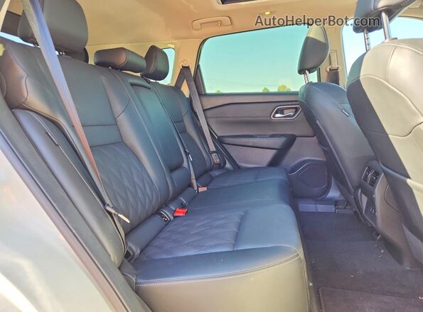 JN8BT3DD7RW252759 2024 NISSAN ROGUE Белый Вид задней части салона