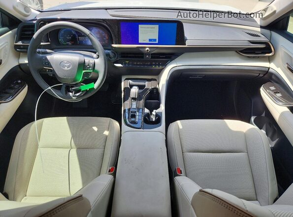 JTDAAAAF2T3049133 2026 TOYOTA CROWN White Առջևի վահանակի տեսք