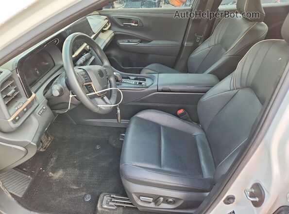 JTDAAAAF7P3011032 2023 TOYOTA CROWN White Vista interior delantera