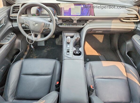 JTDAAAAF7P3011032 2023 TOYOTA CROWN White Vista del salpicadero
