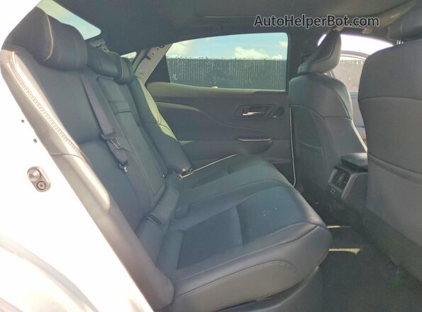 JTDAAAAF7P3015369 2023 TOYOTA CROWN Белый Вид задней части салона