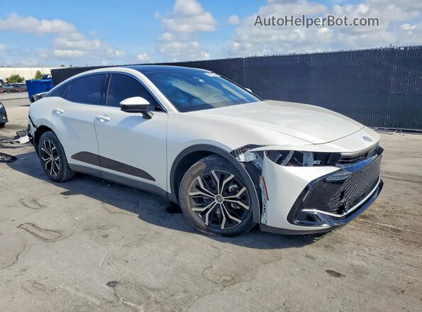 JTDAAAAF7P3015369 2023 TOYOTA CROWN Белый Передняя правая четверть