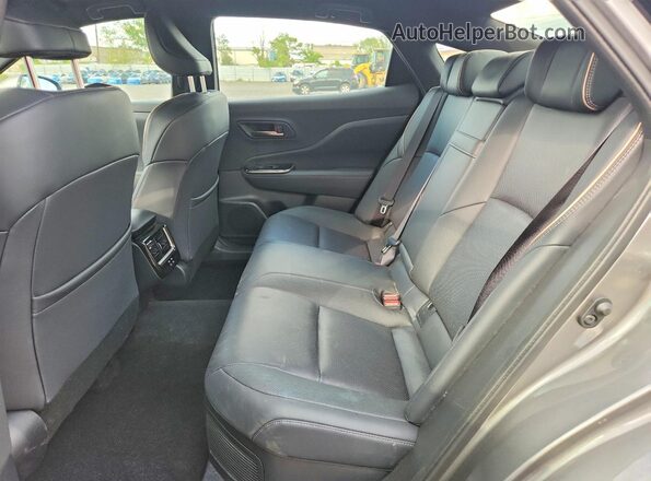 JTDAAAAF8S3036398 2025 TOYOTA CROWN Gray Widok tylnych siedzeń