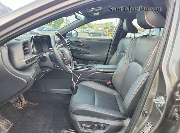 JTDAAAAF8S3036398 2025 TOYOTA CROWN Gray Widok wnętrza z przodu
