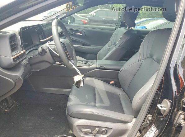 JTDAAAAFXP3013146 2023 TOYOTA CROWN Black Front interior view