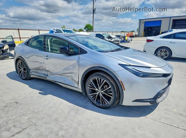 JTDACAAU1P3012959 2023 TOYOTA PRIUS Silver Przód prawy