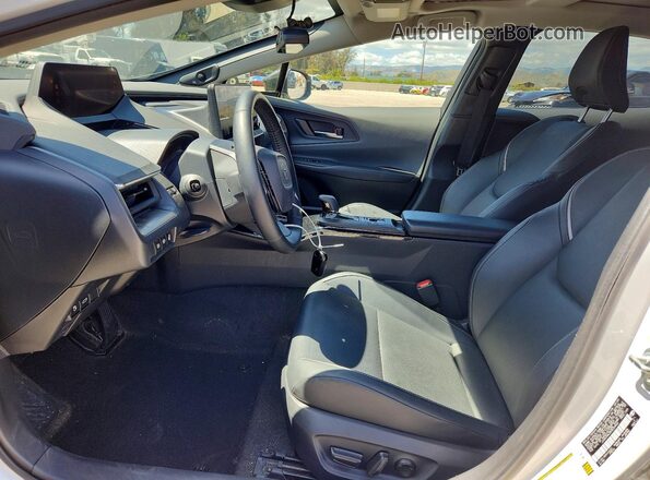 JTDACAAU3R3033962 2024 TOYOTA PRIUS White Front interior view