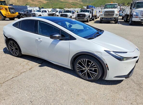 JTDACAAU3R3033962 2024 TOYOTA PRIUS White Front right