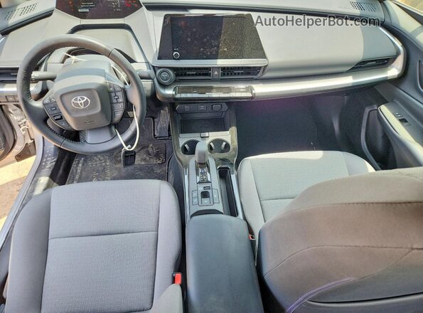 JTDACAAU4R3035235 2024 TOYOTA PRIUS Silver Առջևի վահանակի տեսք