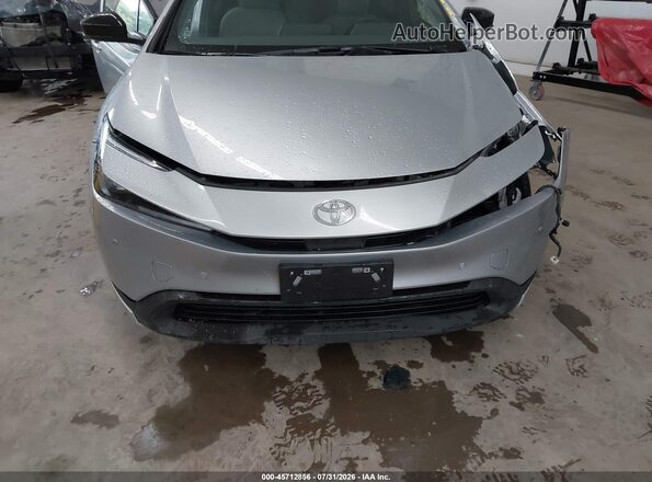 JTDACAAU5P3003911 2023 TOYOTA PRIUS Silver Widok wnętrza z tyłu
