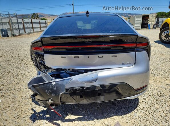 JTDACAAU6P3002718 2023 TOYOTA PRIUS Silver უკანა ხედი