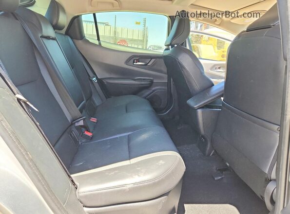 JTDACAAU6P3002718 2023 TOYOTA PRIUS Silver უკანა სავარძლების ხედი