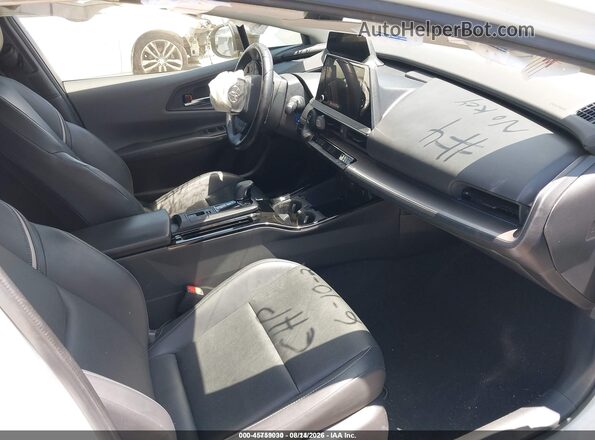 JTDACAAU6P3005277 2023 TOYOTA PRIUS White Front interior view