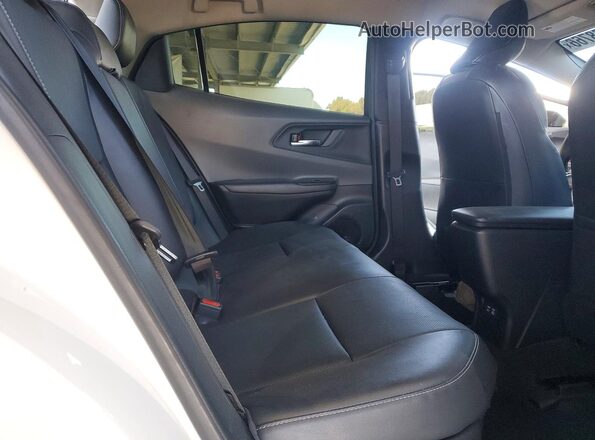 JTDACAAU6R3017870 2024 TOYOTA PRIUS White Widok tylnych siedzeń